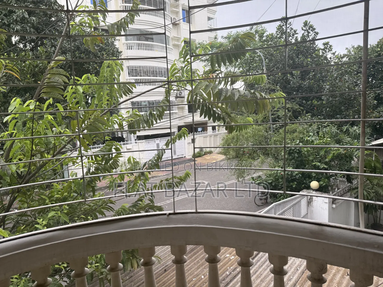 গুলশানের আবাসিক এলাকায় ৩ বেডরুমের অ্যাপার্টমেন্ট বিক্রির জন্য