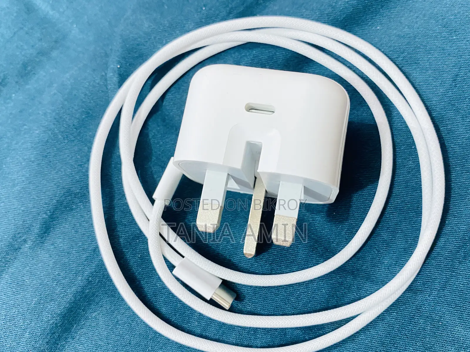 iPhone 16 Pro Charger