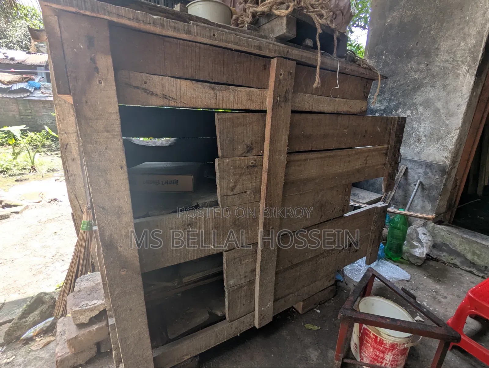 দোতলা মুরগির খোপ