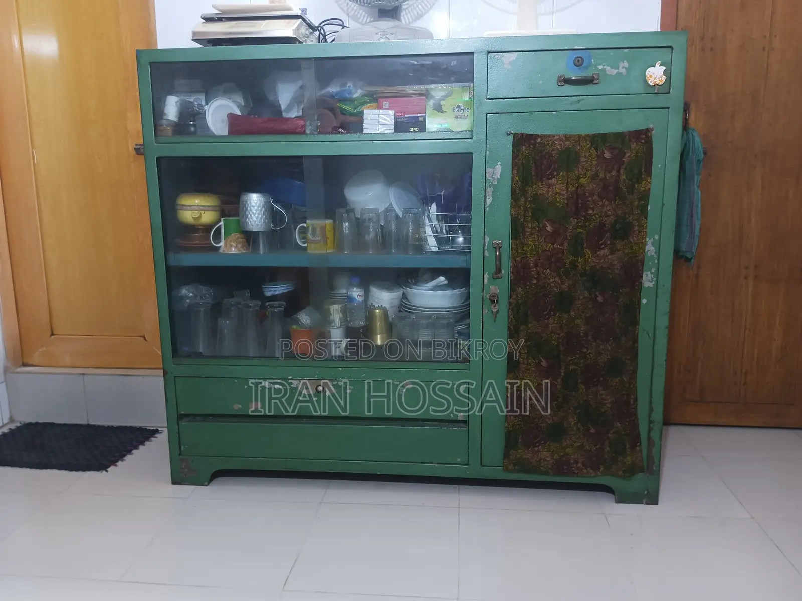 Old Steel Showcase Selling