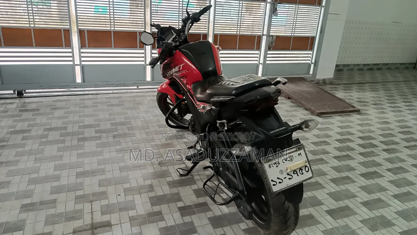 Honda Hornet 2022 Red
