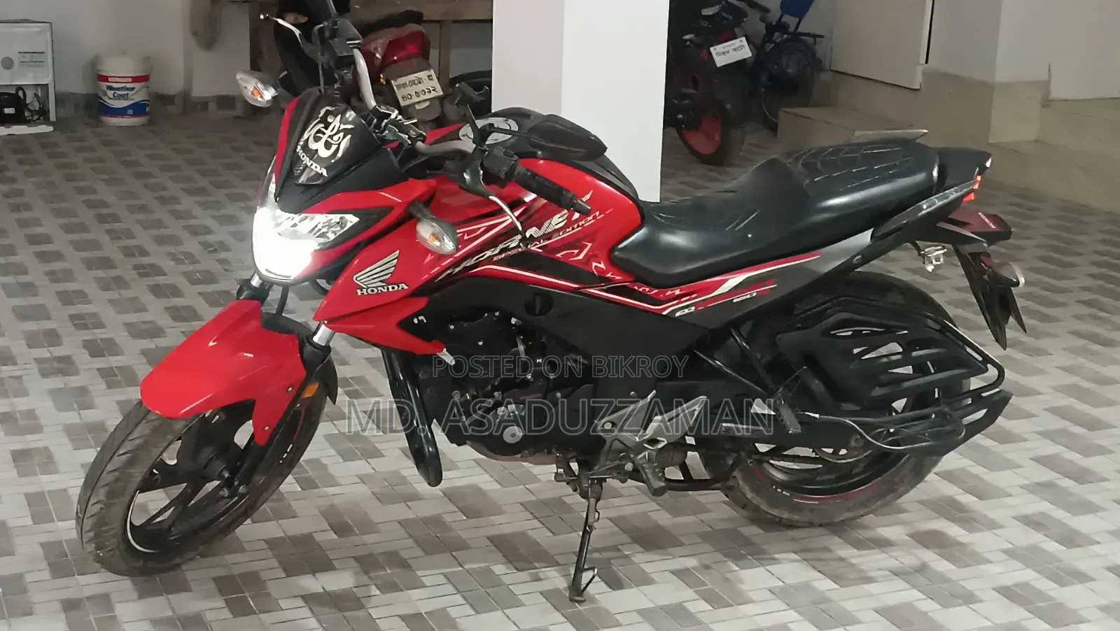 Honda Hornet 2022 Red