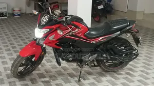 Honda Hornet 2022 Red