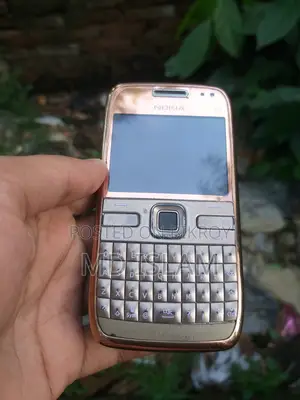 Nokia E72 Gold