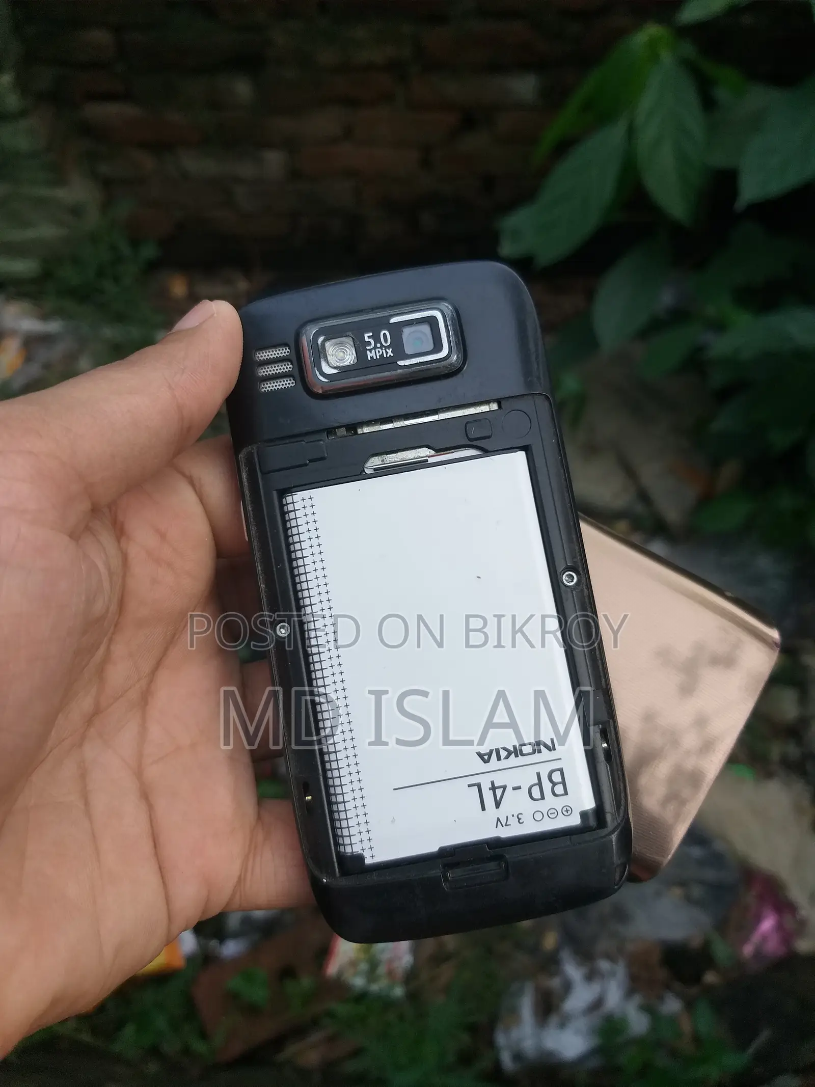 Nokia E72 Gold