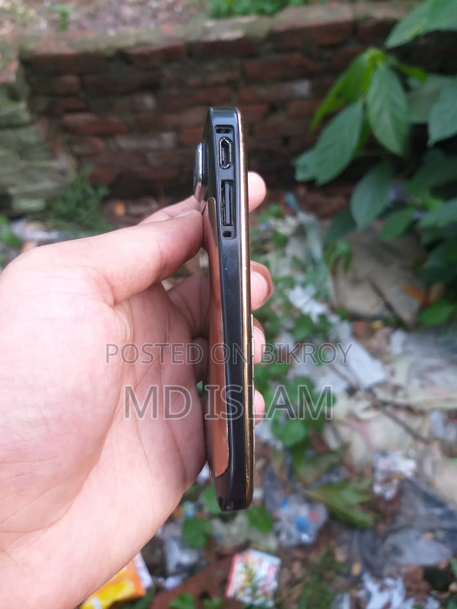 Nokia E72 Gold