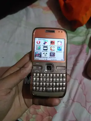 Nokia E72 Gold