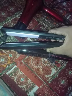 Hair straightener