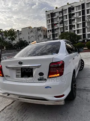 Toyota Axio 1.5 Hybrid 2WD 2015 White