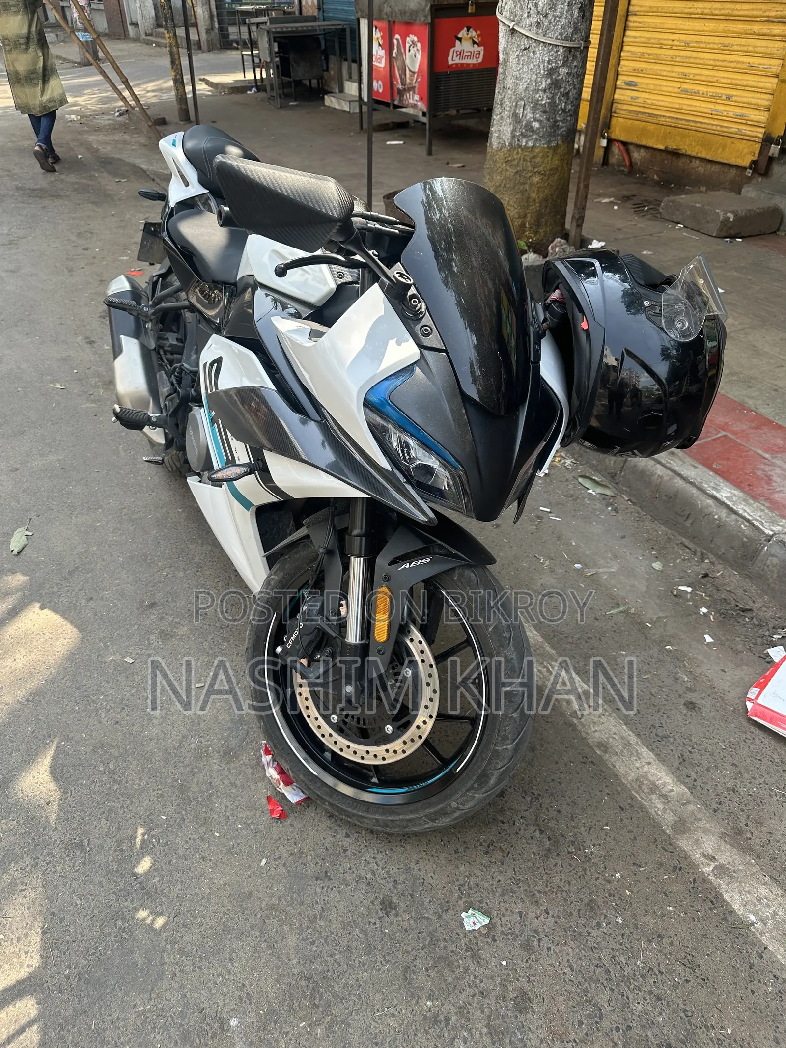 CFMoto 300SR 2025 White