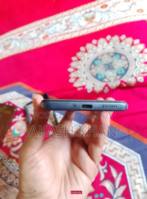 আইকিউওও ১২৮ জিবি