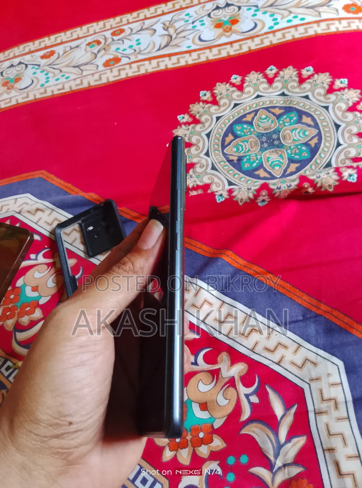আইকিউওও ১২৮ জিবি