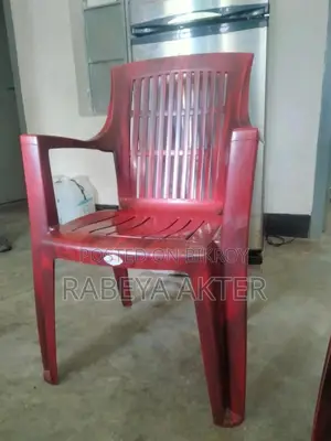 ২টি প্লাস্টিকের চেয়ার বিক্রির জন্য