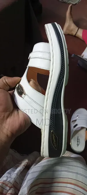 একবারে নতুন জুতা সাইজ ৪২