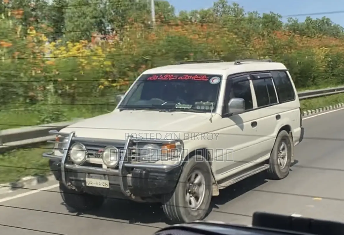 Mitsubishi Pajero 1993 White