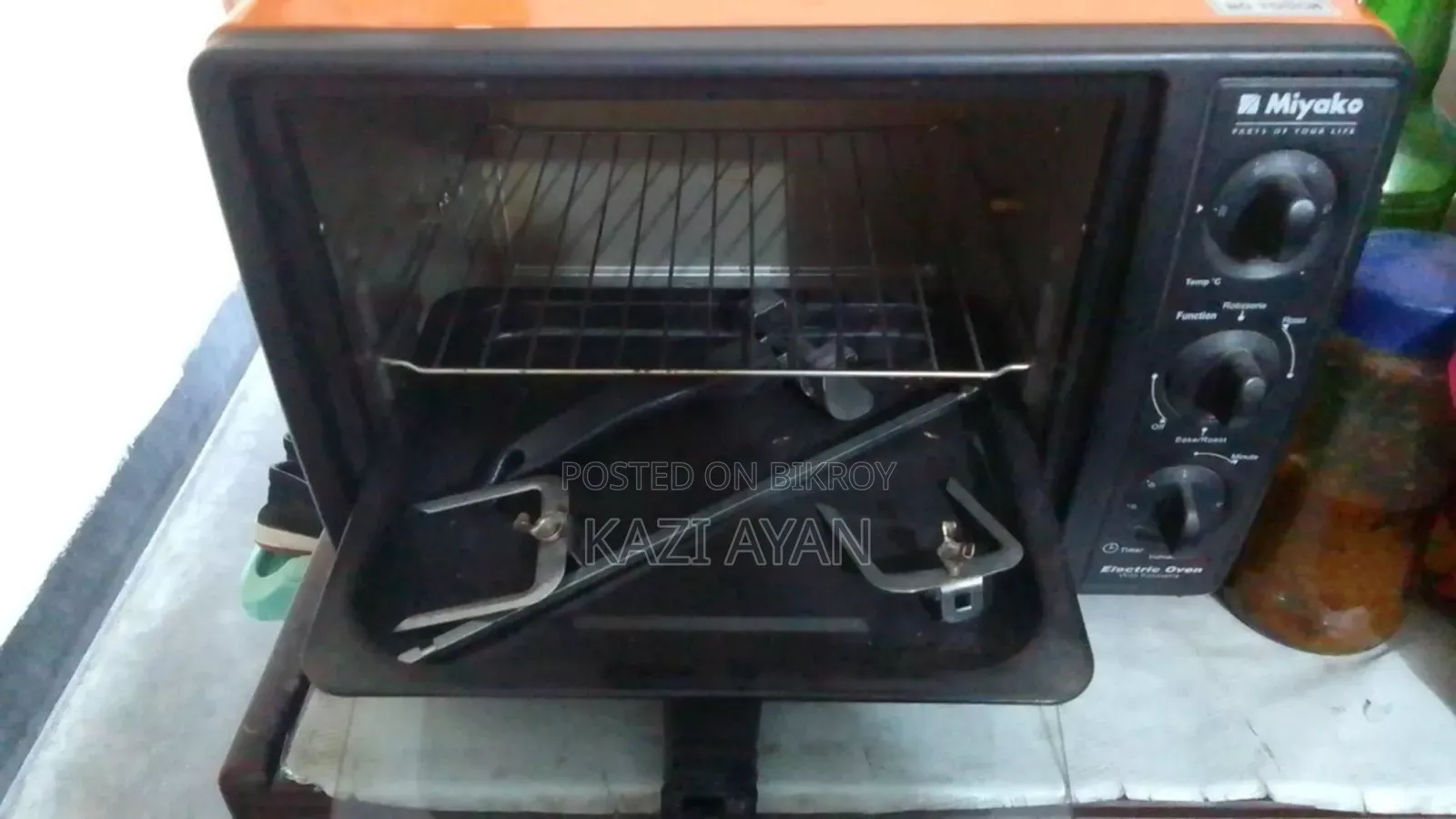 একটি ইলেকট্রনিক ওভেন বিক্রি হবে