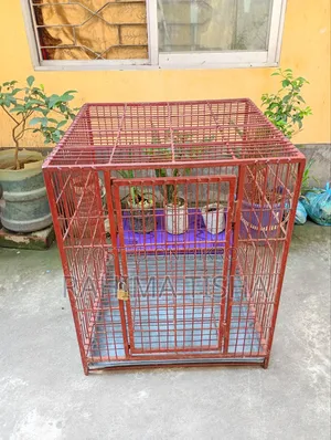 পোষাপ্রাণী, মুরগি, পাখি, ইত্যাদি পালানোর জন্য রডের মজবুত খাঁচা।