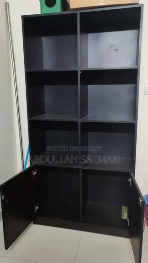 Wooden Bookshelf With Storage Cabinet – Good Condition