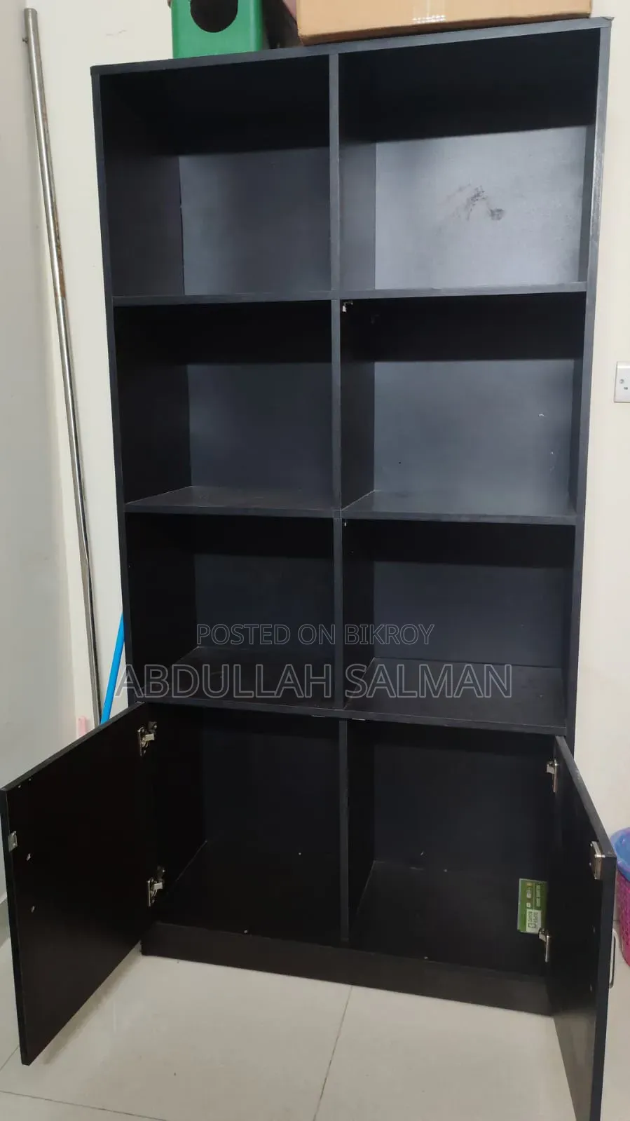 Wooden Bookshelf With Storage Cabinet – Good Condition