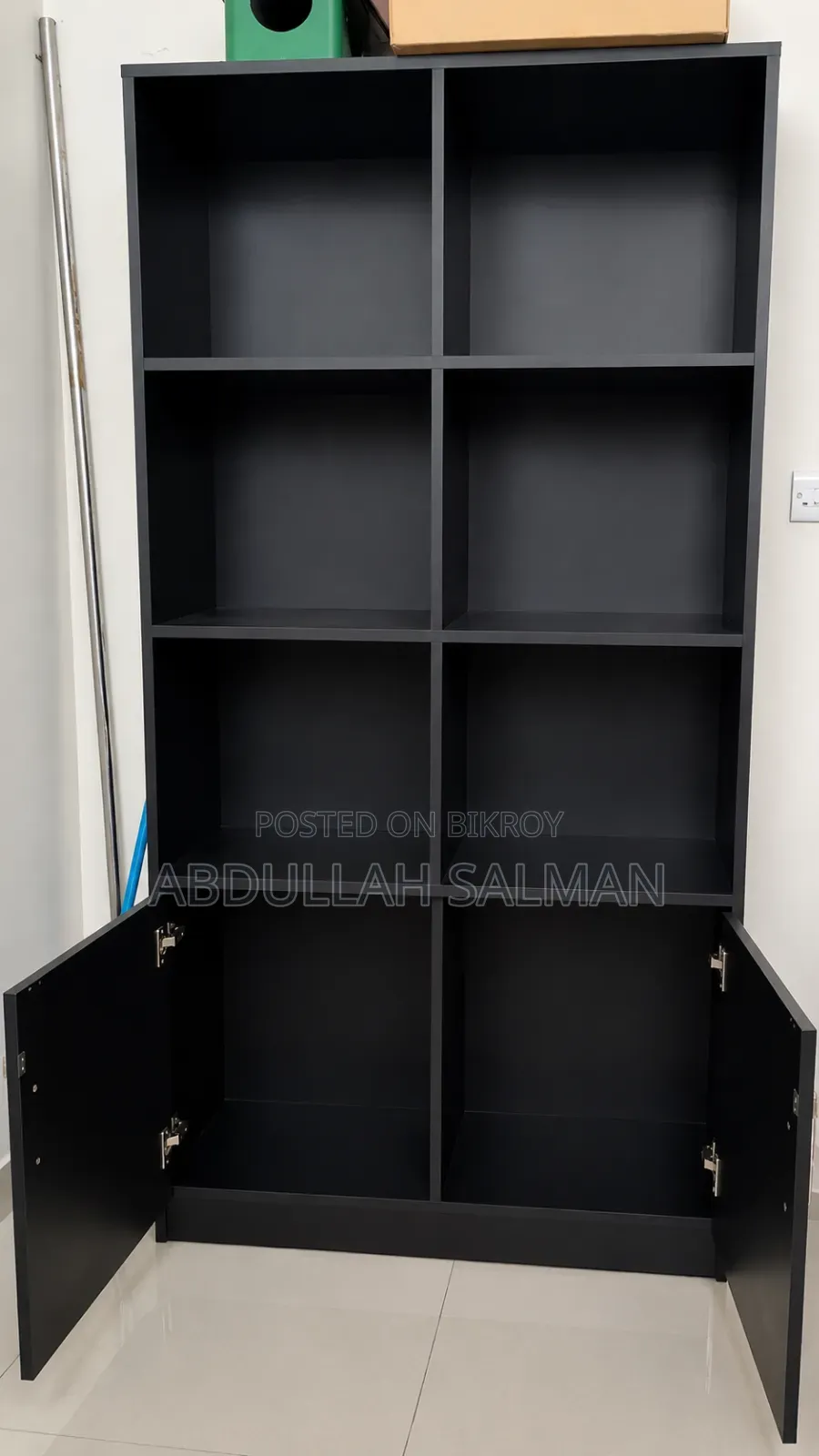Wooden Bookshelf With Storage Cabinet – Good Condition