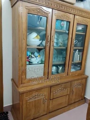 একটি সোকেস বিক্রি হবে