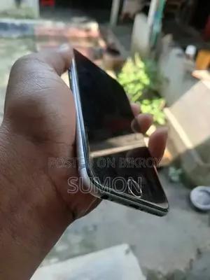 Apple 8 GB Silver
