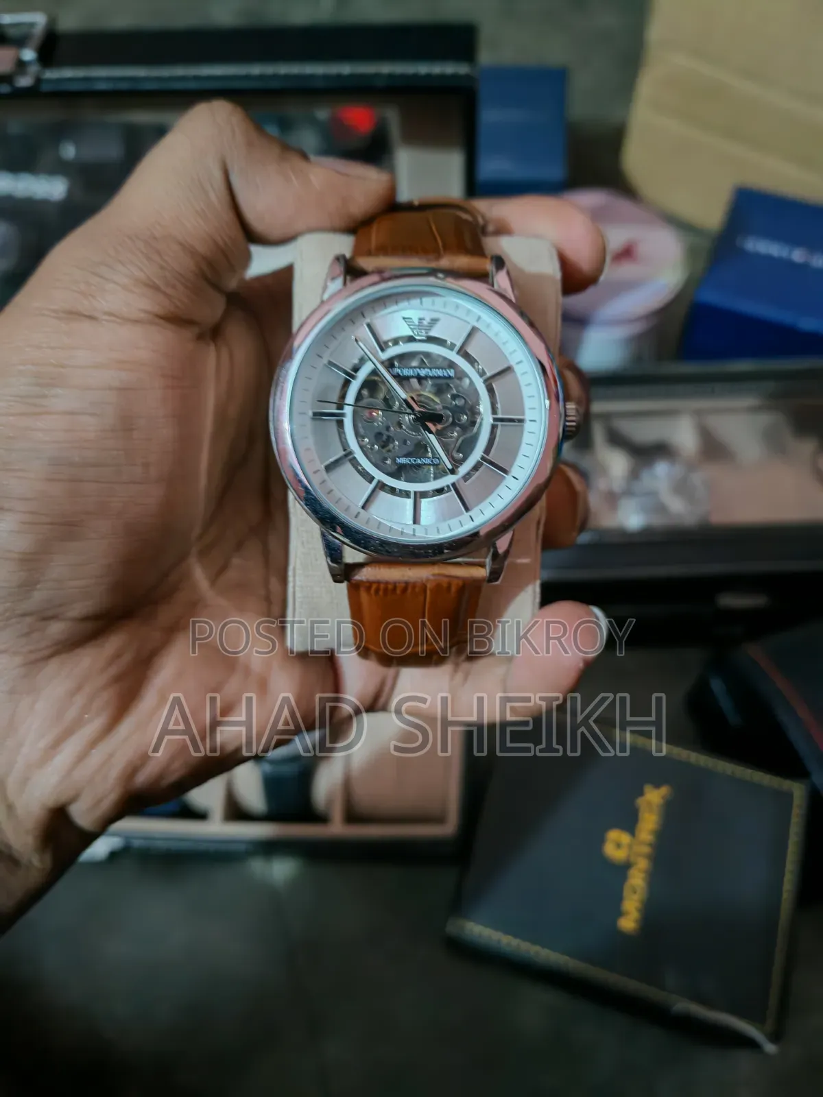 Luxury Branded Watch, বিভিন্ন ব্র্যান্ডের লাক্সারি ঘড়ি।
