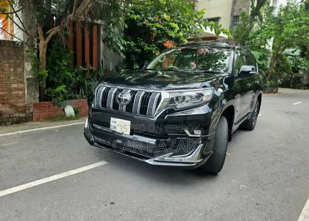 টয়োটা ল্যান্ড ক্রুজার প্রাডো ২.৭ ২০২২ কালো
