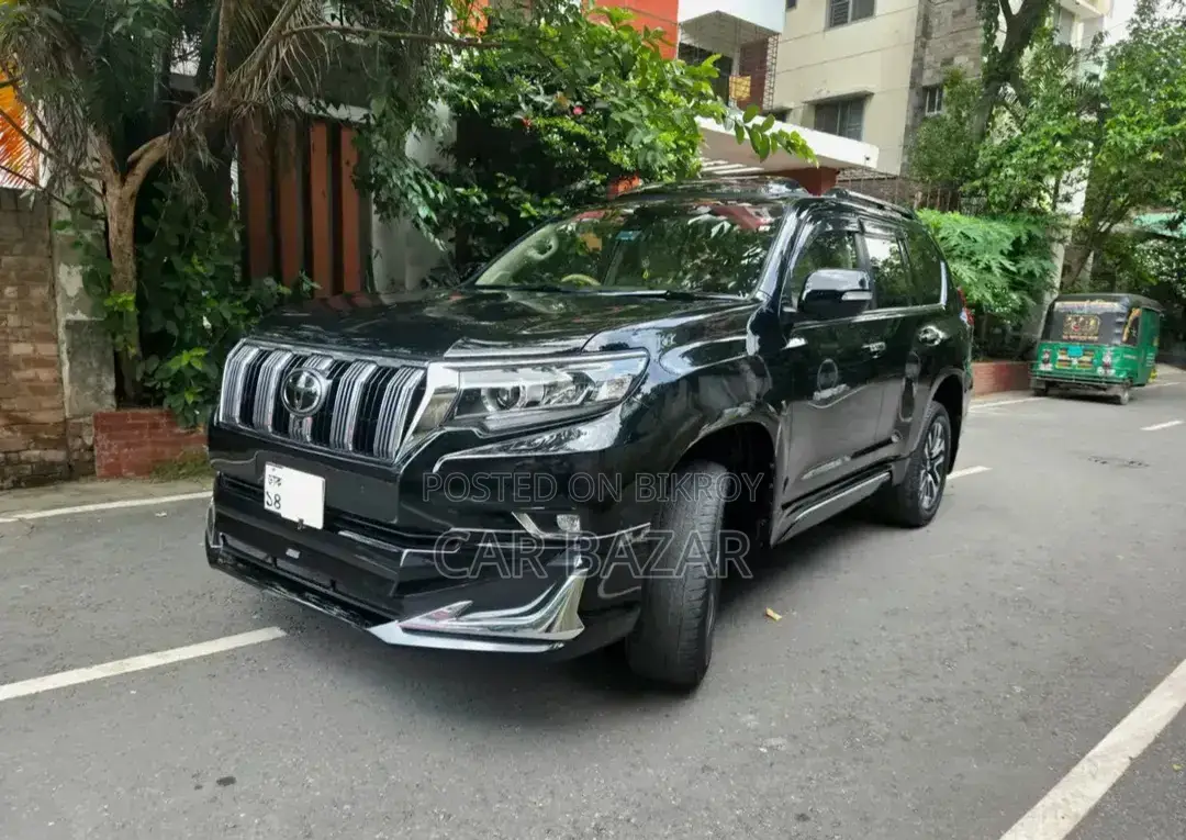 টয়োটা ল্যান্ড ক্রুজার প্রাডো ২.৭ ২০২২ কালো