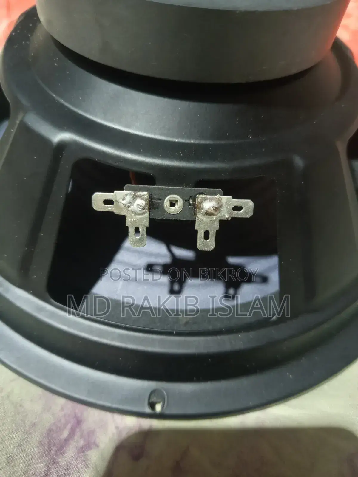 স্পিকার দুইটা এখনো নতুন