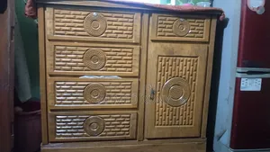Brand new wardrobe, no issues