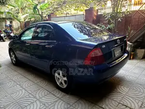টয়োটা করোলা ২০০৬ নীল