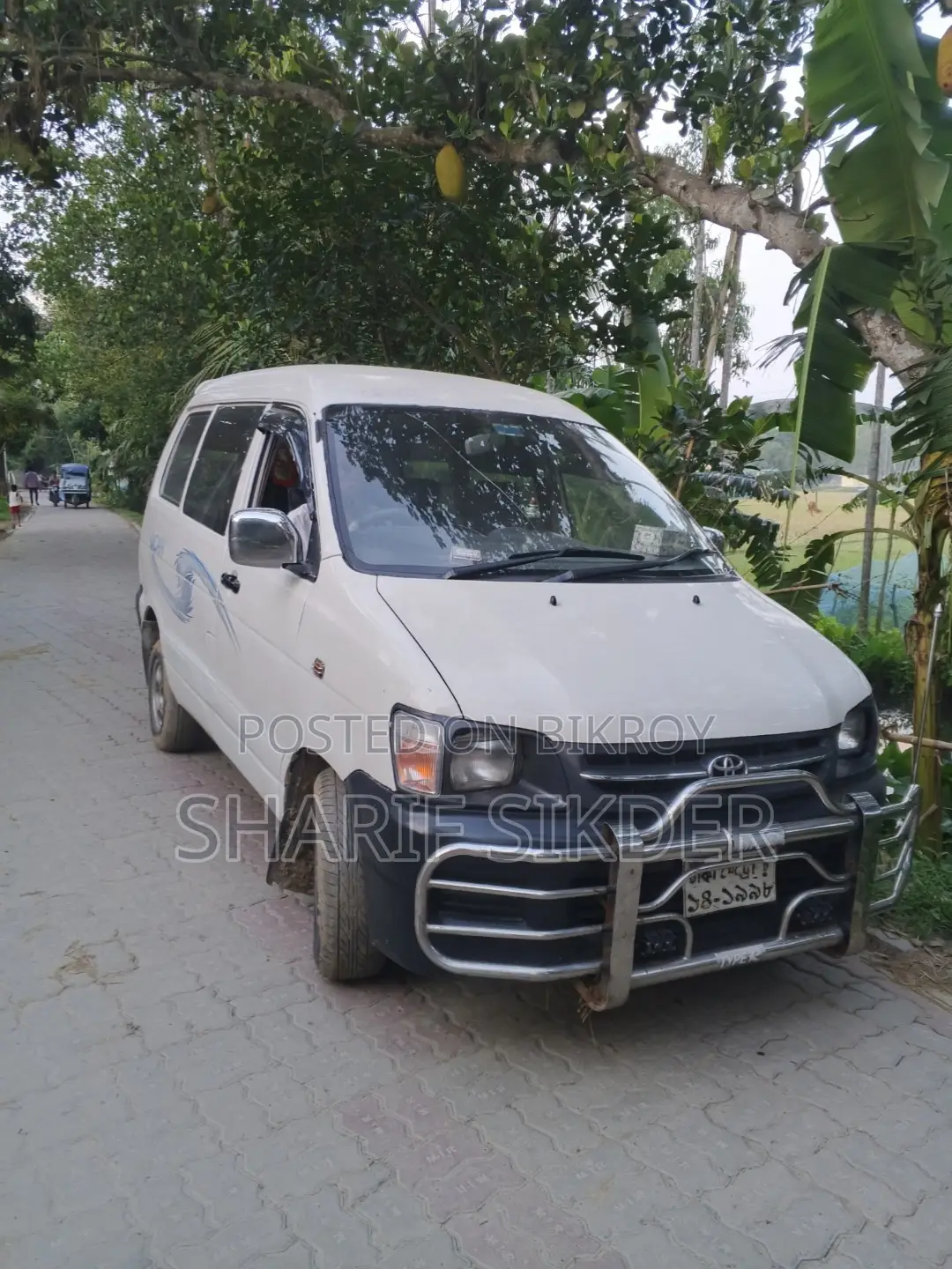 Toyota Noah 2.0 AWD (8 Seater) 2003 White