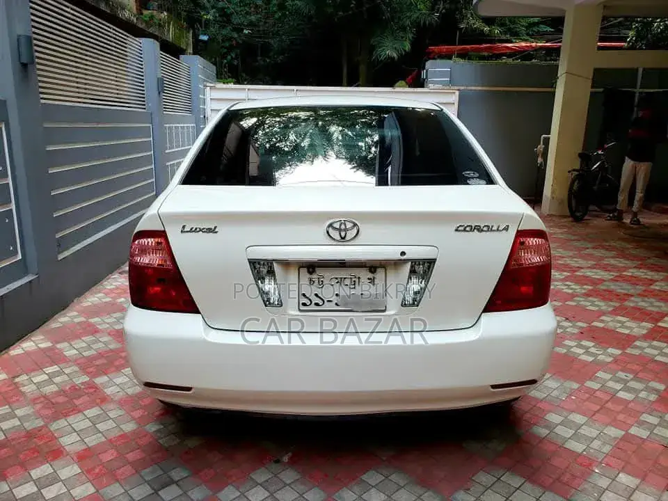 Toyota Corolla Sedan Automatic 2005 White