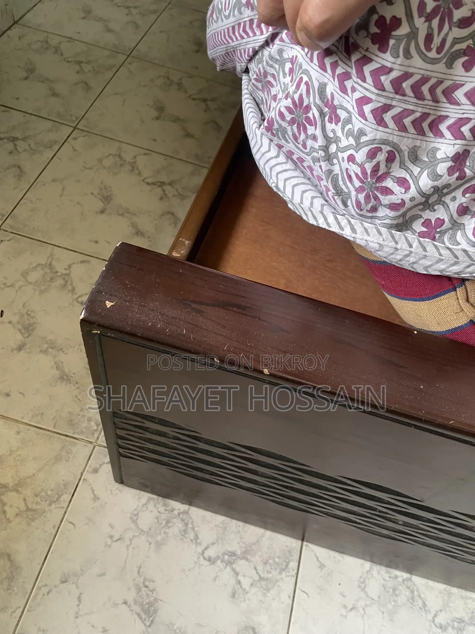 Double Bed With One Side Table