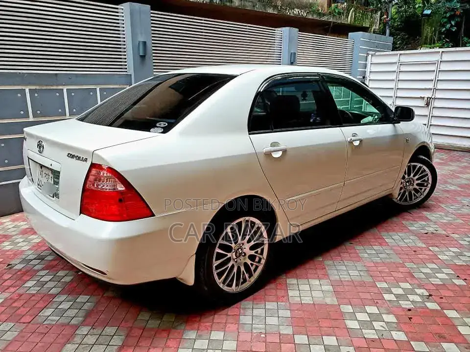 Toyota Corolla Sedan Automatic 2005 White