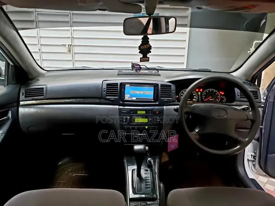 Toyota Corolla Sedan Automatic 2005 White