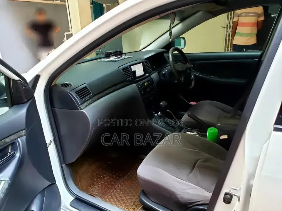 Toyota Corolla Sedan Automatic 2005 White