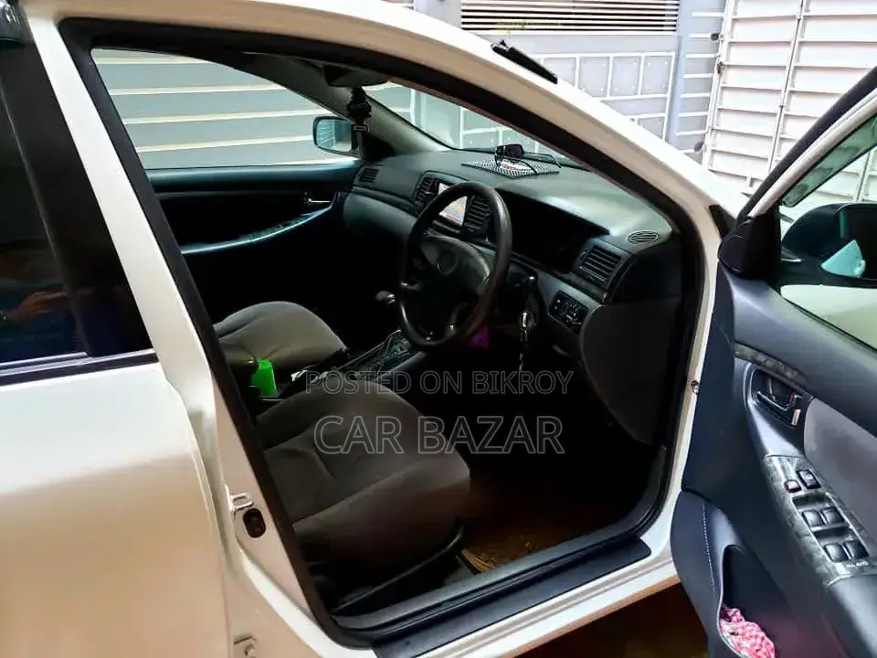Toyota Corolla Sedan Automatic 2005 White