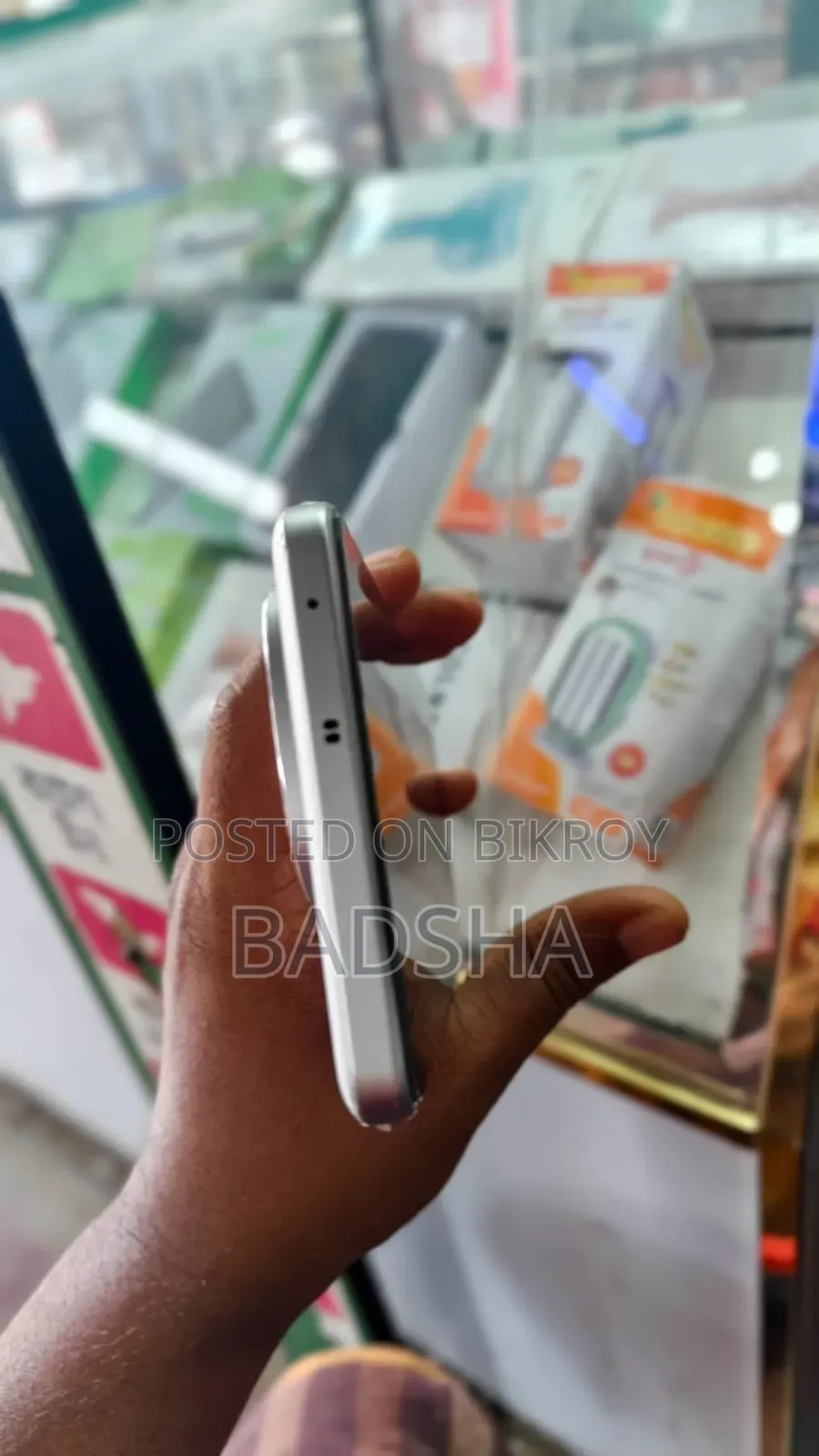 iQOO 256 GB White