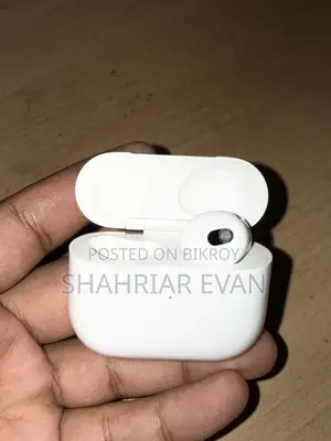 Airpod 2nd Gen Charging Case With Right Bud (Iowa)