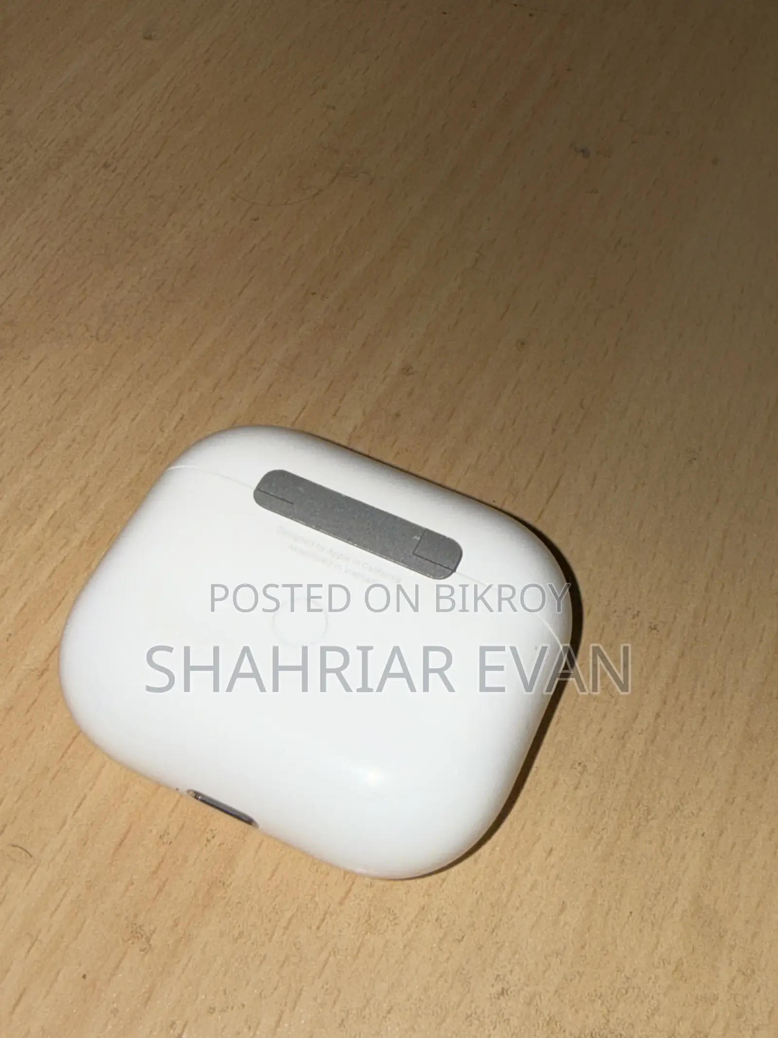 Airpod 2nd Gen Charging Case With Right Bud (Iowa)