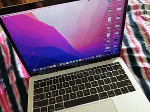 Laptop Apple MacBook Pro 2017 8GB Intel Core I5 HDD 128GB