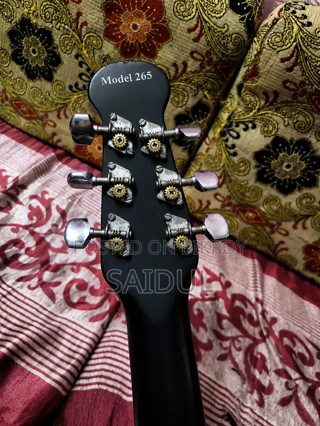 Signature 265 Guitar