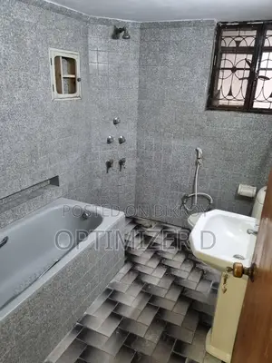 3-bedroom Apartment in 2000 Sft Apartment for rent