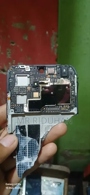 At Mobile 128 Gb Red