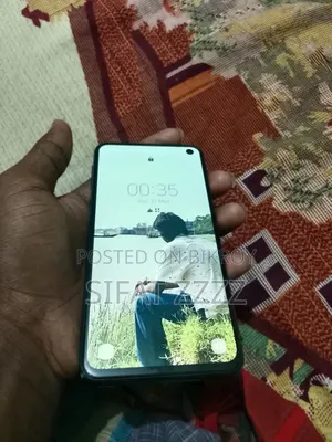 Samsung Galaxy S10e 128 GB Blue