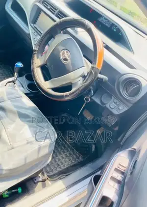 টয়োটা অ্যাকুয়া জি ২০১৪ সিলভার
