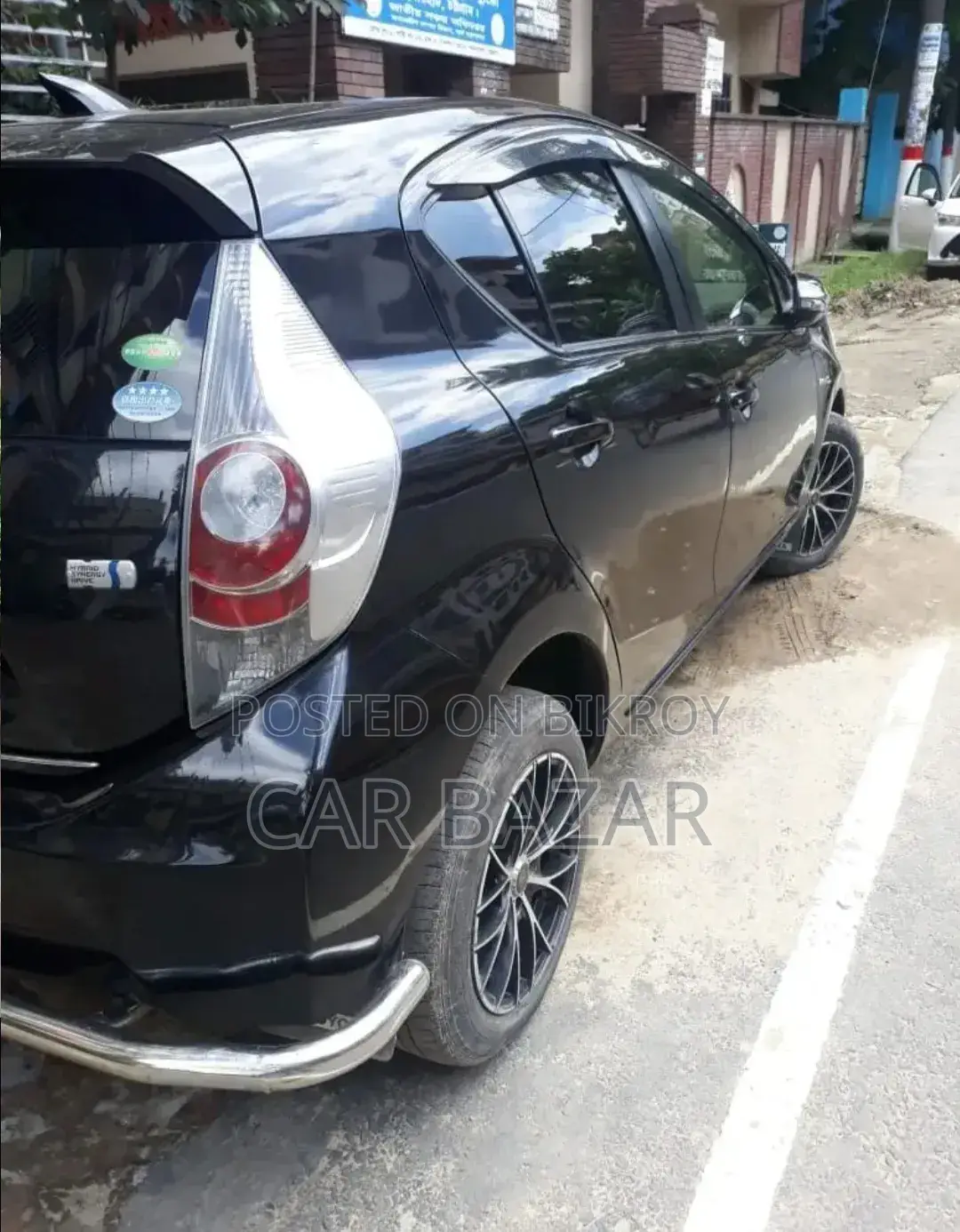 টয়োটা অ্যাকুয়া ২০১২ কালো