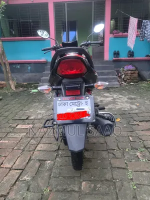 Honda CB 2022 Red
